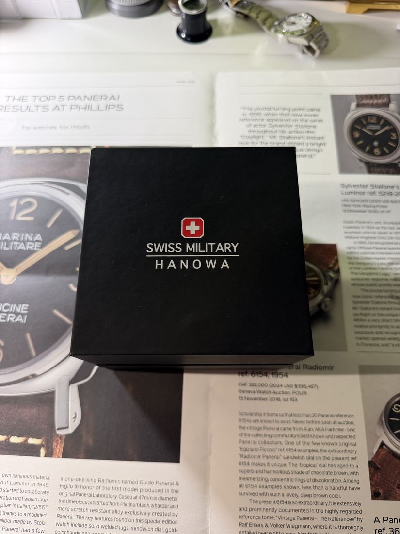 Uhr in der Originalbox mit Deckel